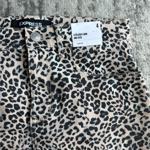 EXPRESS NWT Women’s Leopard Cheetah Print Denim Straight Mini Skirt, Size 4 - Picture 2 of 4